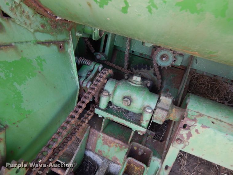 image for item GK9477 John Deere 335 corn head