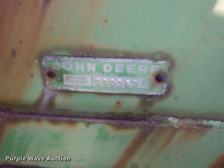 image for item GK9477 John Deere 335 corn head