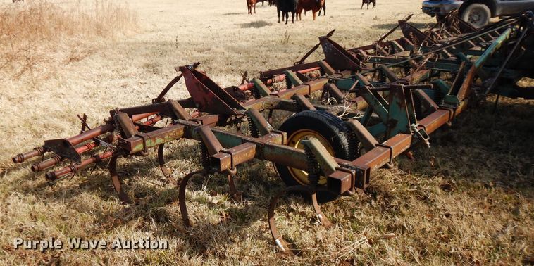 image for item GK9478 John Deere 1100 chisel