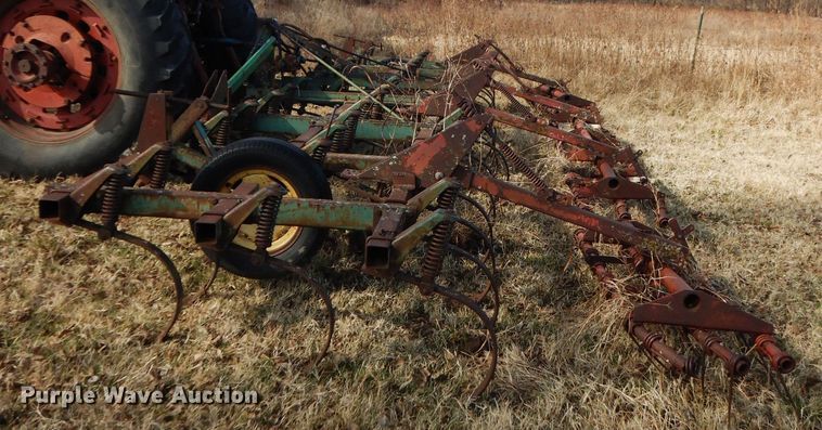 image for item GK9478 John Deere 1100 chisel