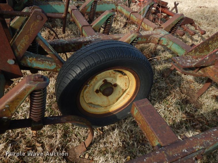 image for item GK9478 John Deere 1100 chisel