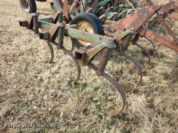 image for item GK9478 John Deere 1100 chisel