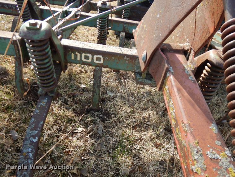 image for item GK9478 John Deere 1100 chisel