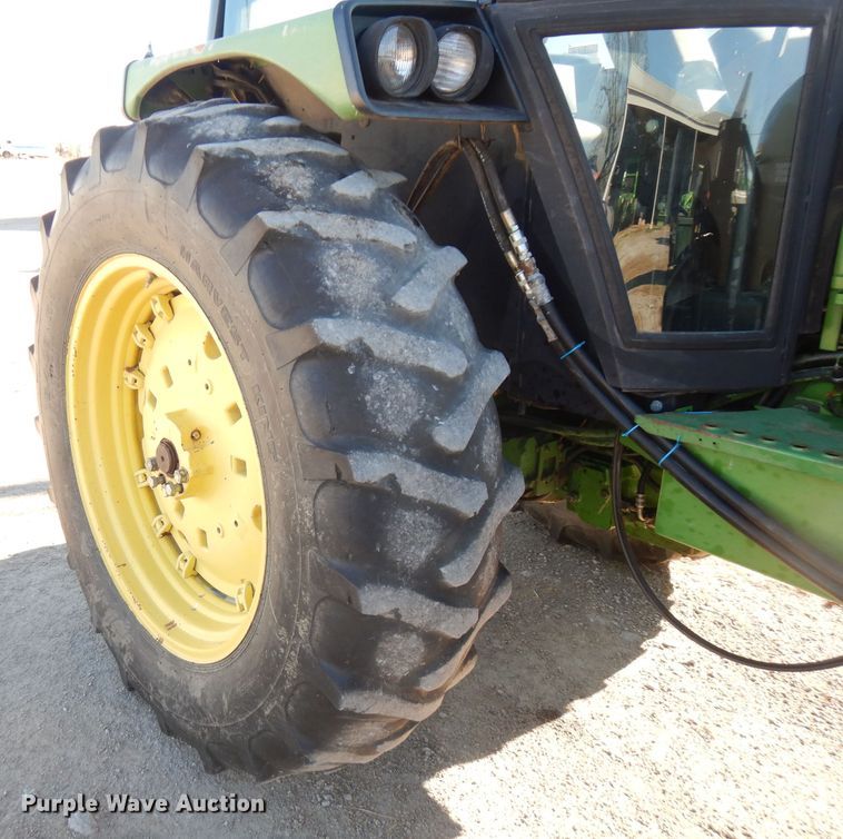 image for item GK9491 1989 John Deere 3155  MFWD tractor