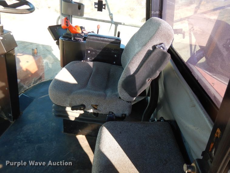 image for item GK9493 1999 Hesston 8550  windrower