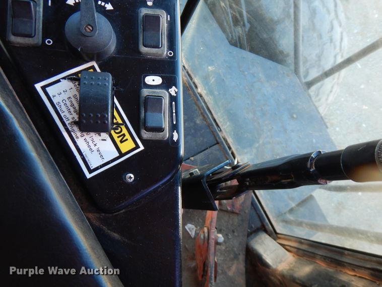 image for item GK9493 1999 Hesston 8550  windrower