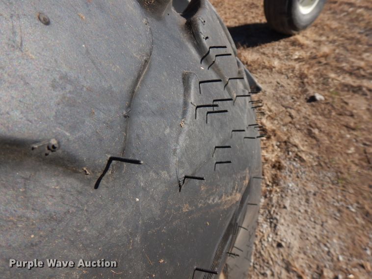 image for item GK9493 1999 Hesston 8550  windrower