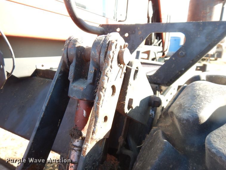 image for item GK9493 1999 Hesston 8550  windrower