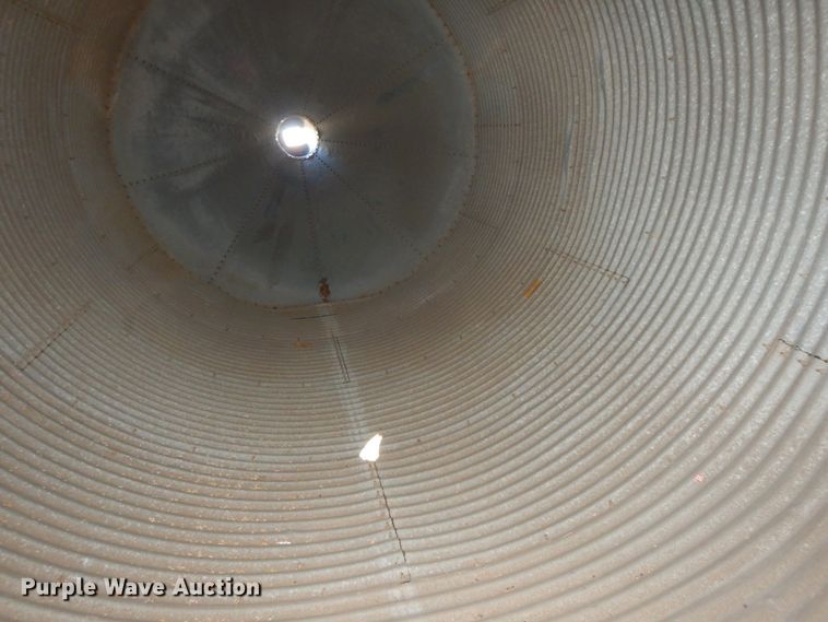 image for item GK9593 Grain bin