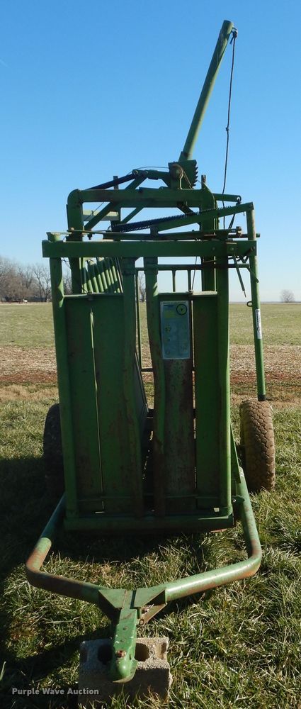 image for item GK9632 Super chute 2401 livestock chute