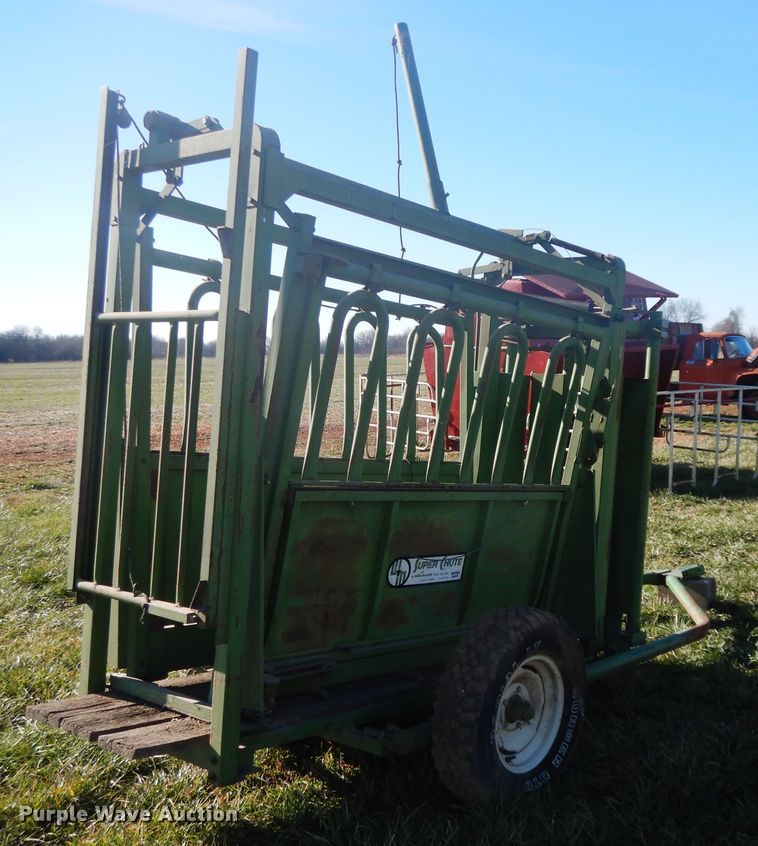 image for item GK9632 Super chute 2401 livestock chute