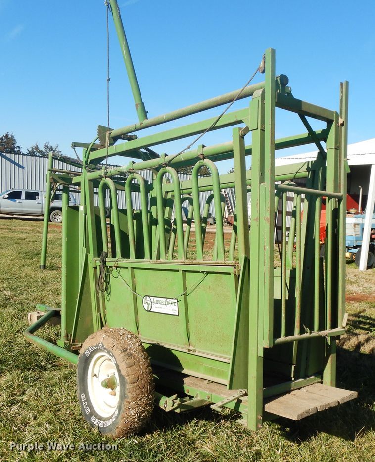 image for item GK9632 Super chute 2401 livestock chute