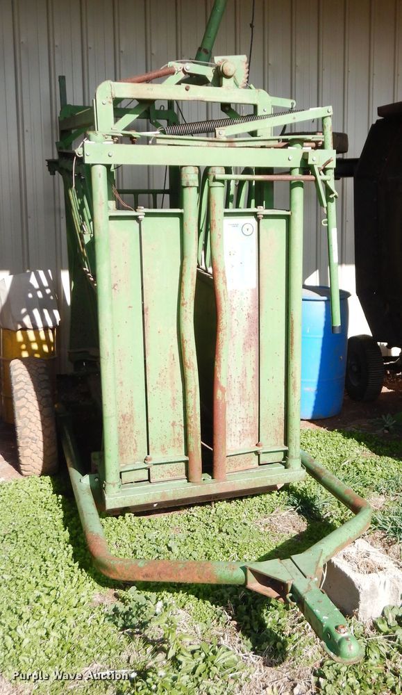 image for item GK9632 Super chute 2401 livestock chute