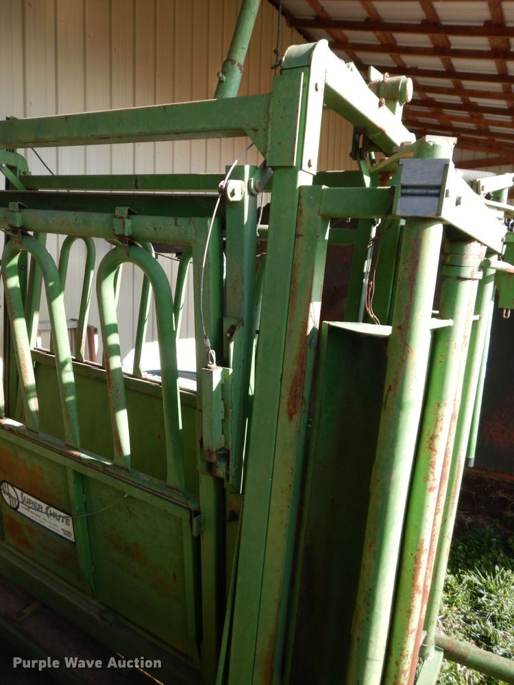 image for item GK9632 Super chute 2401 livestock chute