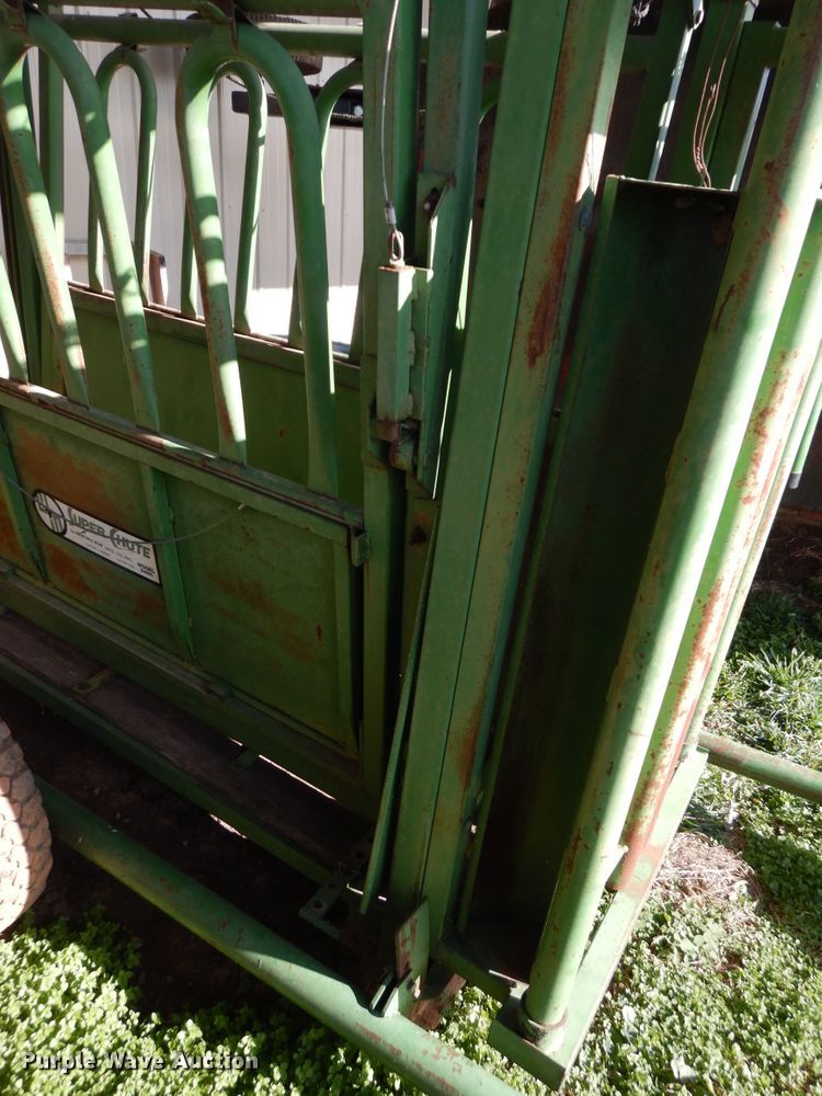 image for item GK9632 Super chute 2401 livestock chute