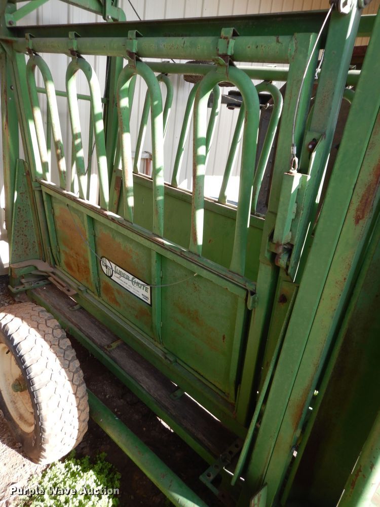 image for item GK9632 Super chute 2401 livestock chute
