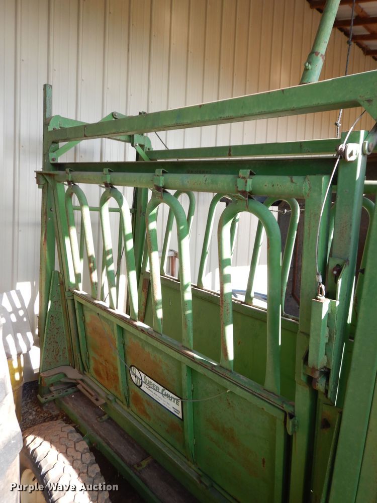 image for item GK9632 Super chute 2401 livestock chute
