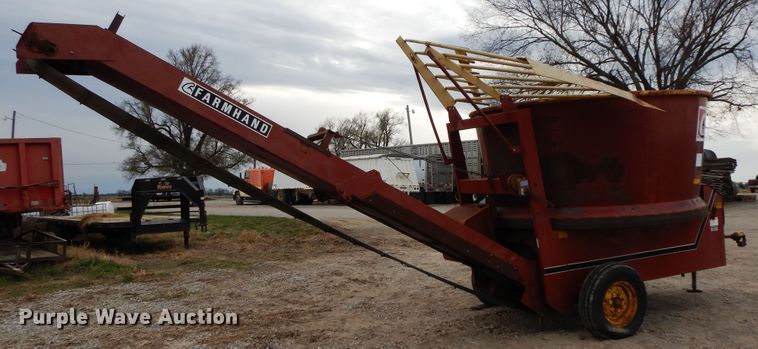 image for item GK9642 Farm Hand F880B tub grinder