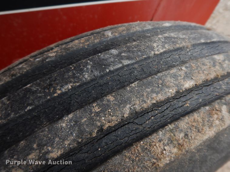 image for item GK9642 Farm Hand F880B tub grinder