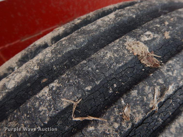 image for item GK9642 Farm Hand F880B tub grinder