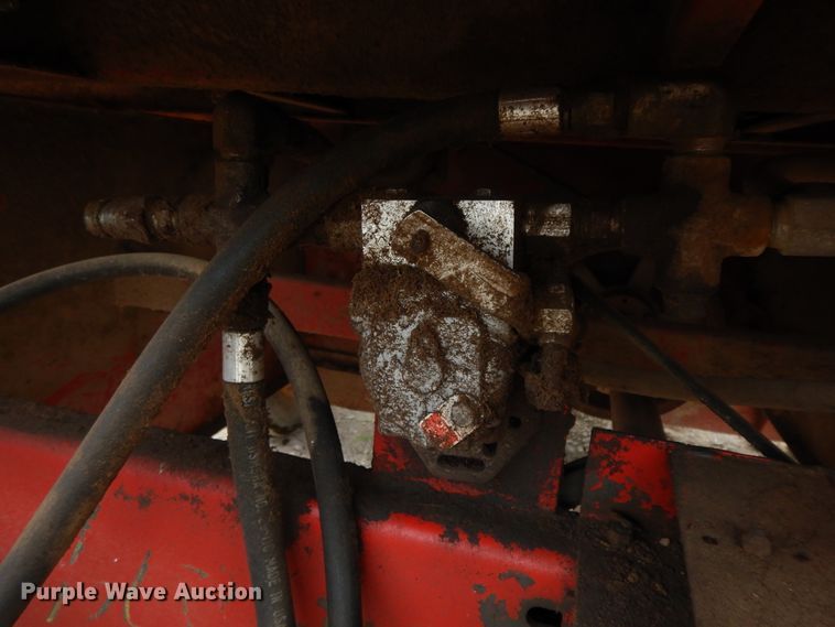 image for item GK9642 Farm Hand F880B tub grinder