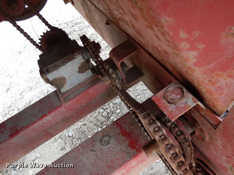 image for item GK9642 Farm Hand F880B tub grinder