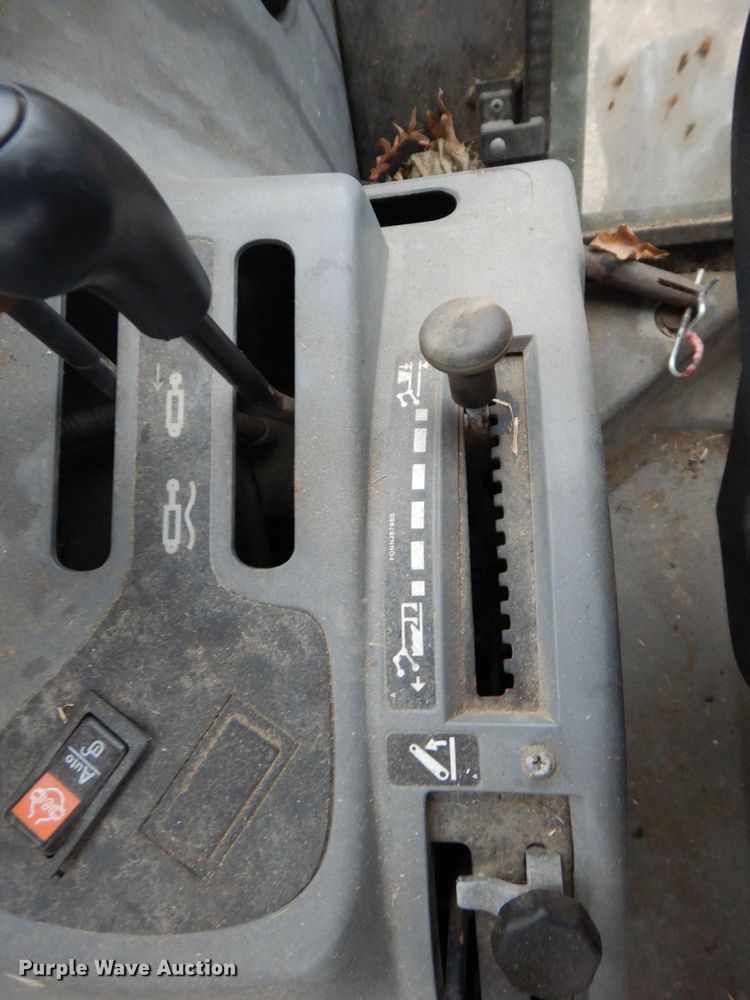 image for item GK9648 New Holland TS100  tractor