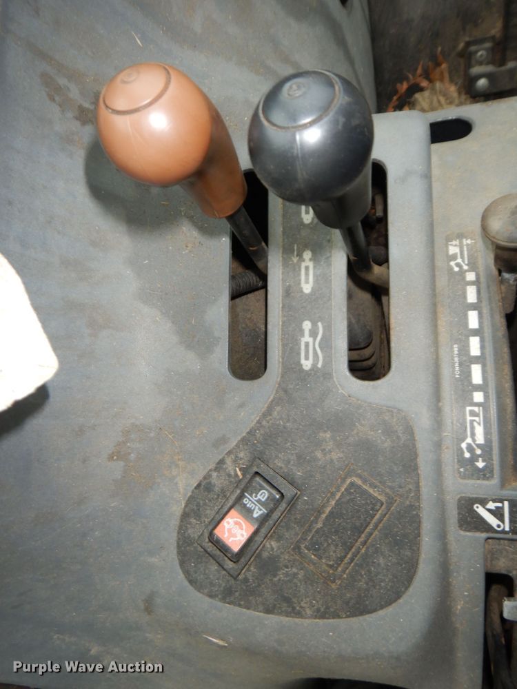 image for item GK9648 New Holland TS100  tractor