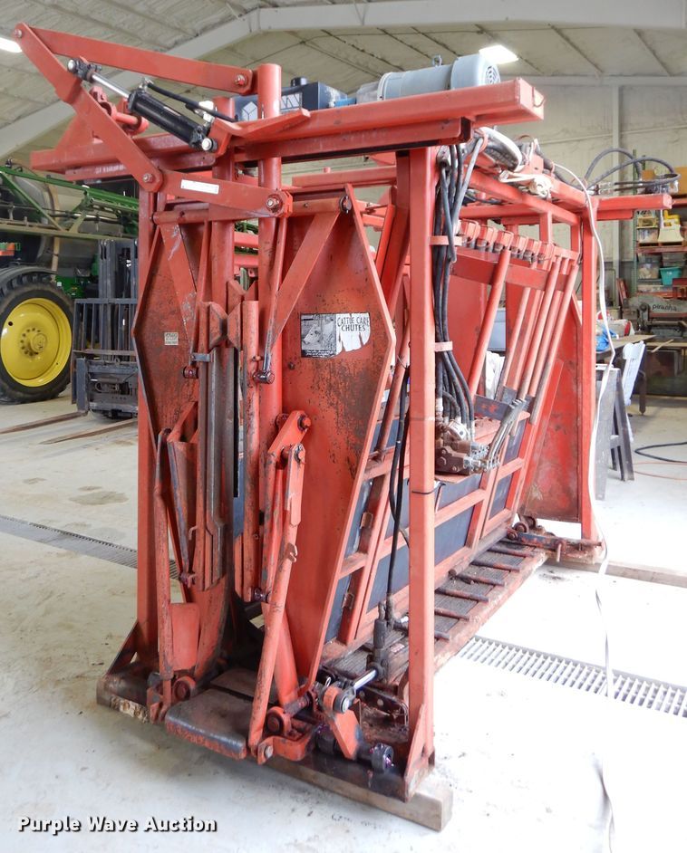 image for item GK9649 Linn Cattle Care squeeze chute