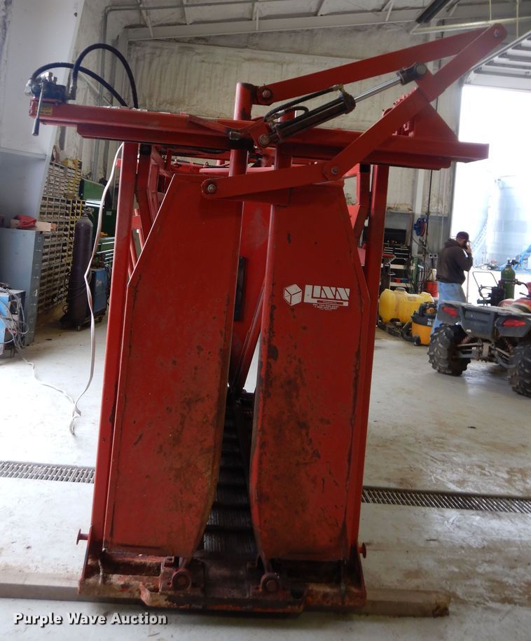 image for item GK9649 Linn Cattle Care squeeze chute