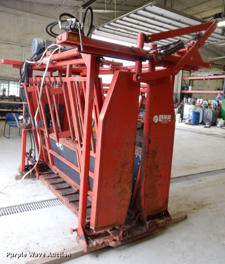 image for item GK9649 Linn Cattle Care squeeze chute