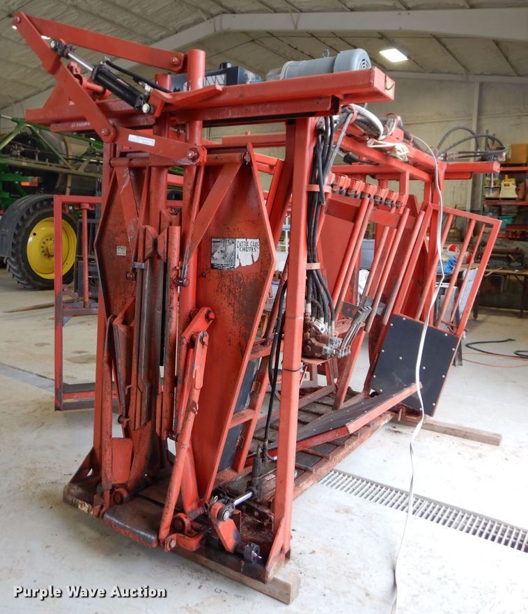 image for item GK9649 Linn Cattle Care squeeze chute