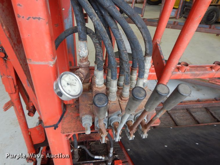 image for item GK9649 Linn Cattle Care squeeze chute