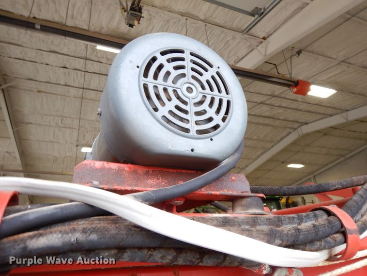 image for item GK9649 Linn Cattle Care squeeze chute