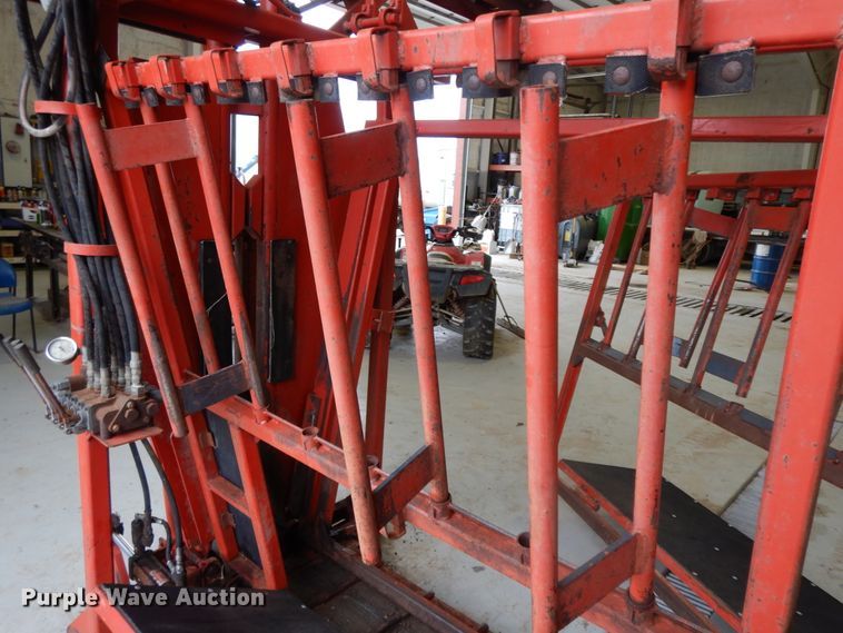 image for item GK9649 Linn Cattle Care squeeze chute