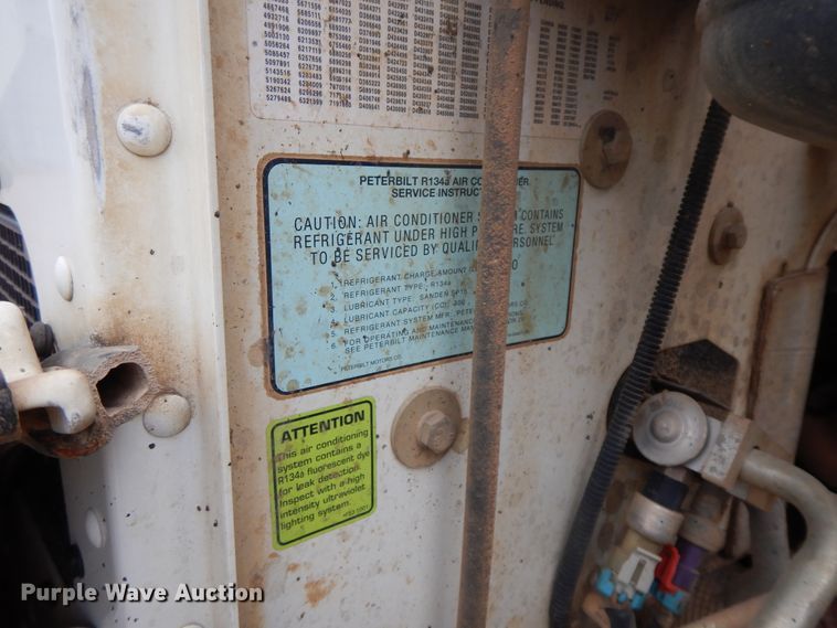 image for item GK9650 2013 Peterbilt 337  feed mixer truck