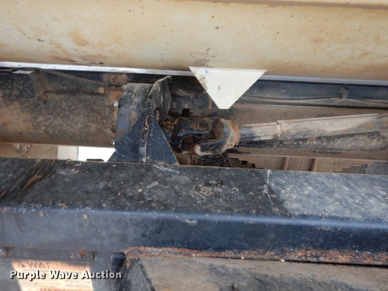 image for item GK9650 2013 Peterbilt 337  feed mixer truck