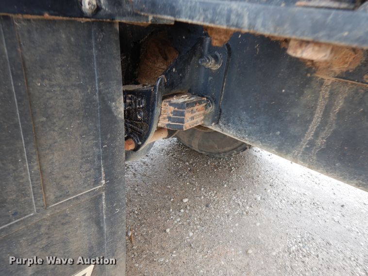 image for item GK9650 2013 Peterbilt 337  feed mixer truck