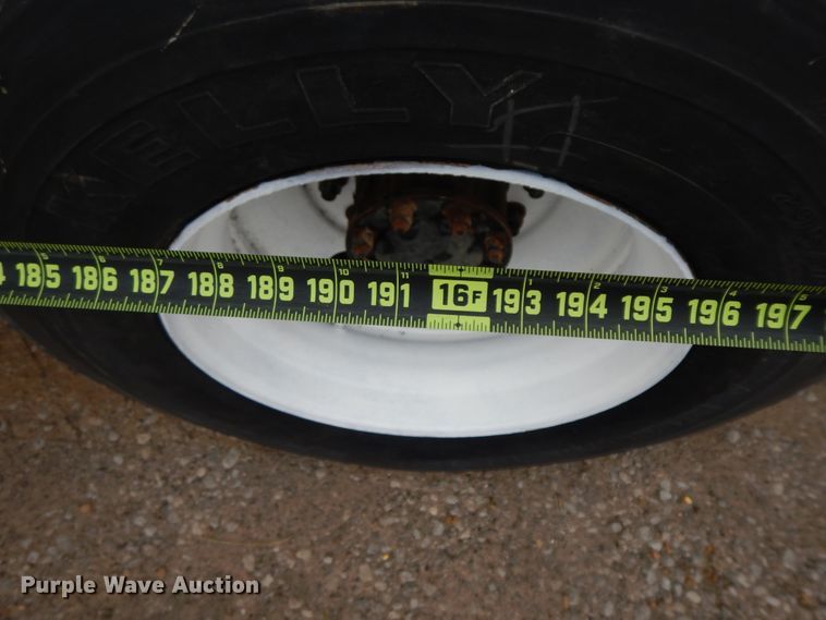 image for item GK9650 2013 Peterbilt 337  feed mixer truck