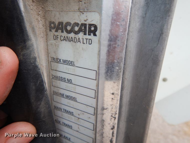 image for item GK9650 2013 Peterbilt 337  feed mixer truck