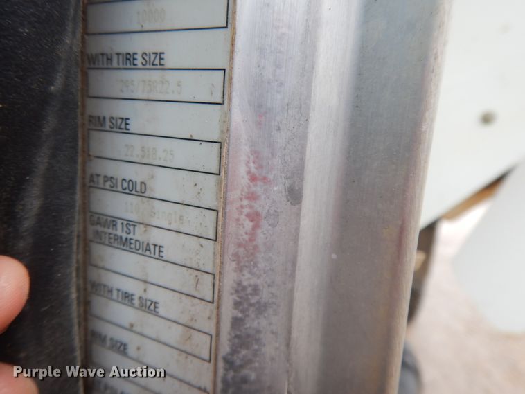 image for item GK9650 2013 Peterbilt 337  feed mixer truck