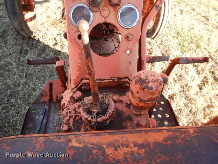 image for item GK9661 Allis Chalmers D17  tractor