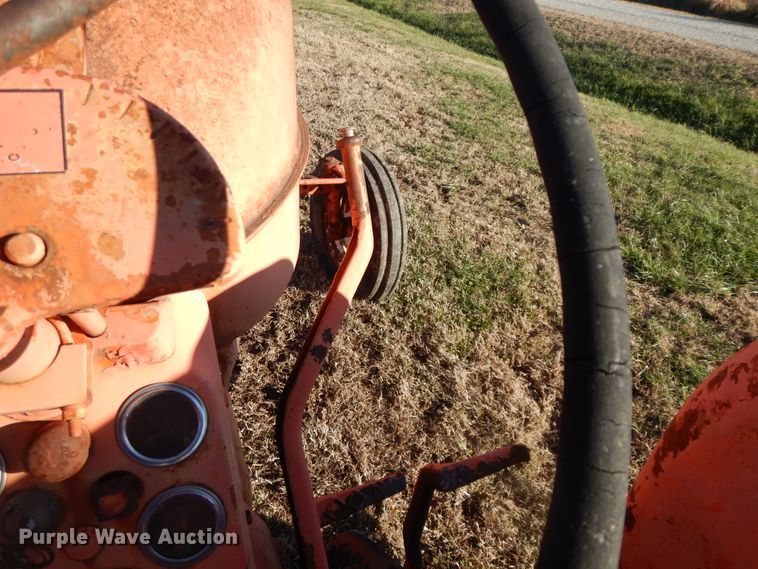 image for item GK9661 Allis Chalmers D17  tractor