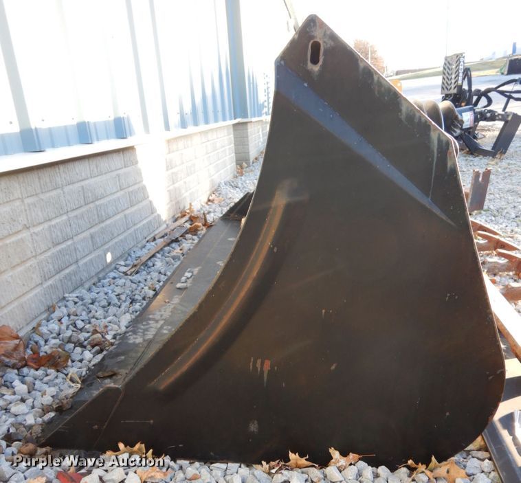 image for item GQ9887 74.5"W bucket