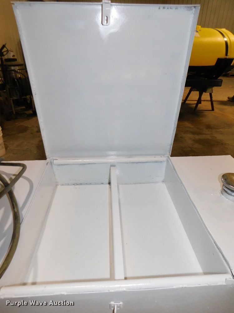 image for item GQ9890 Auxiliary fuel tank