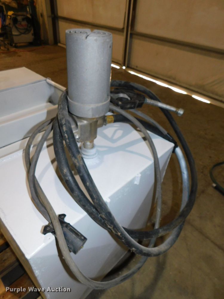 image for item GQ9890 Auxiliary fuel tank