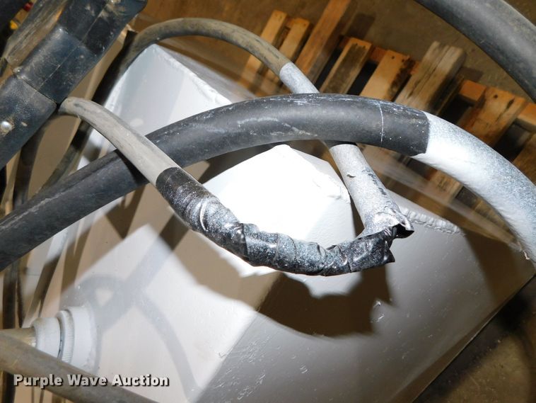 image for item GQ9890 Auxiliary fuel tank