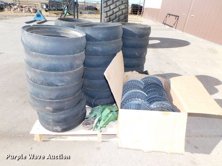 image for item GQ9897 Planter accessories