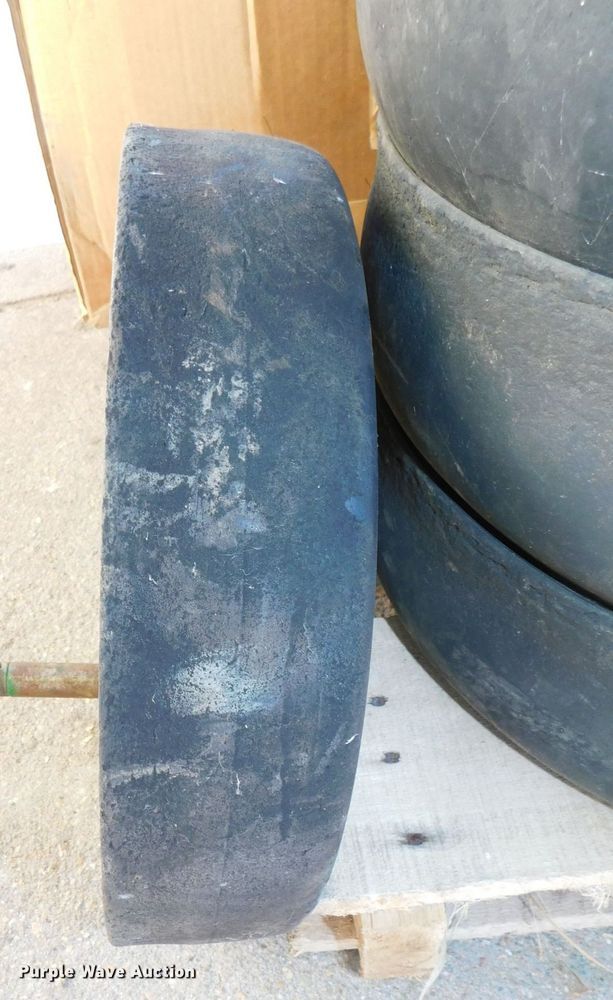 image for item GQ9897 Planter accessories