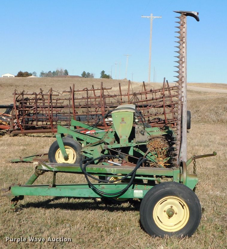 image for item GQ9901 John Deere E037M sickle mower